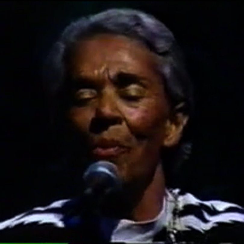 Que escribio las canciones de Chavela Vargas 2 Chavela Vargas cantando en vivo