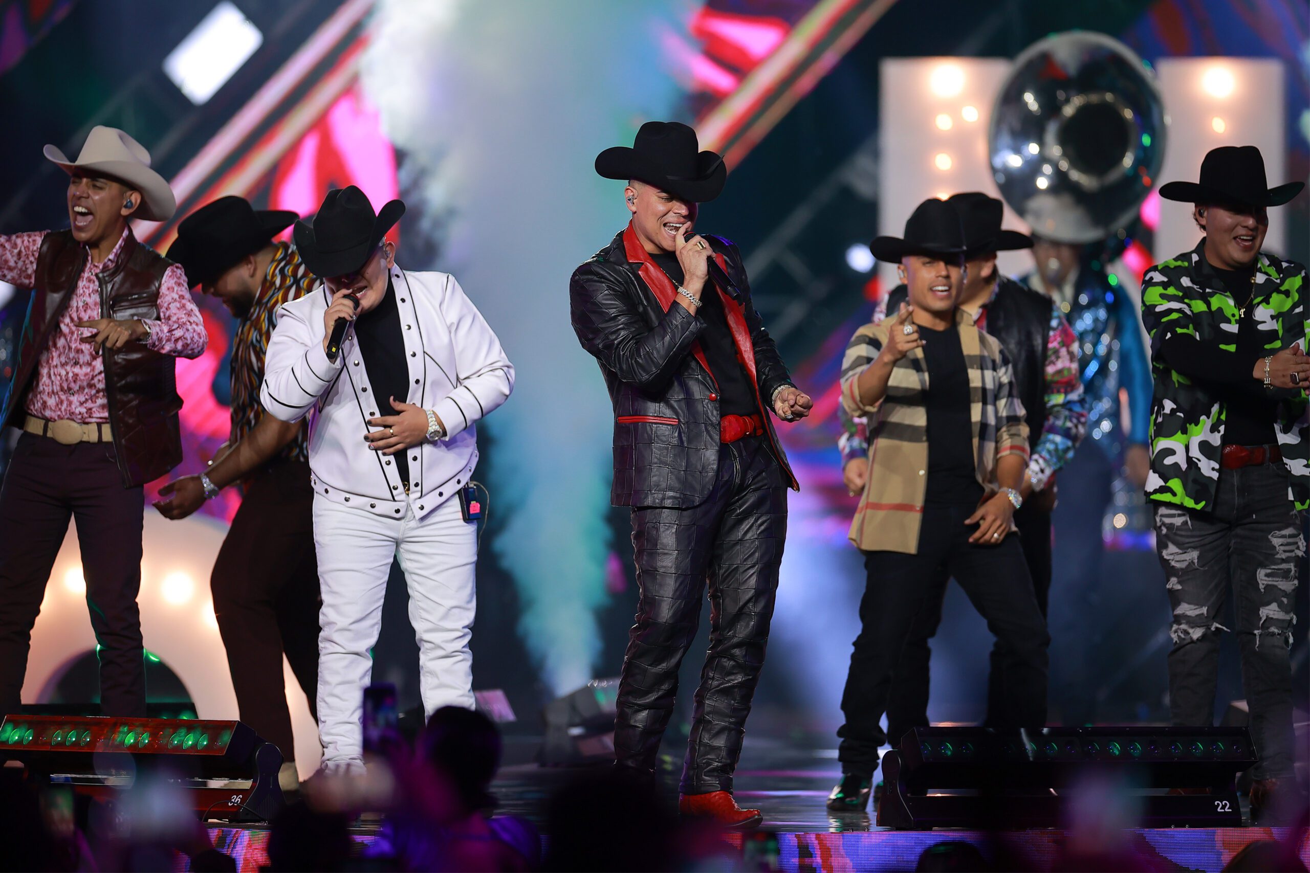 banda de musica mexicana en escenario internacional scaled