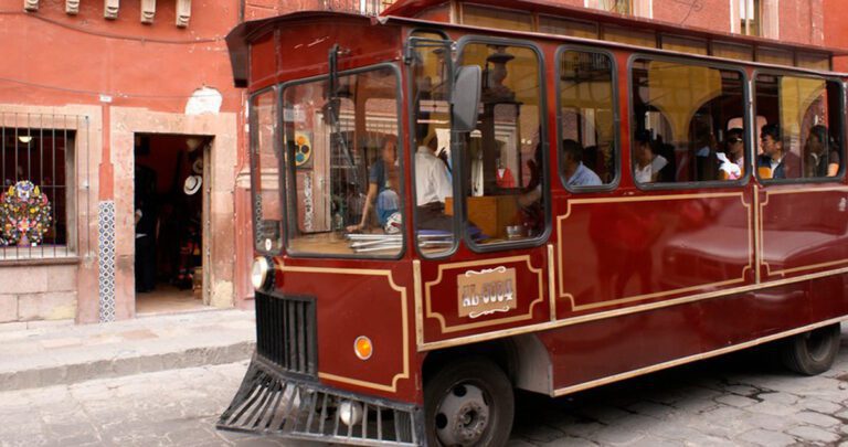 Cómo hacer un tour en tranvía en San Miguel de Allende