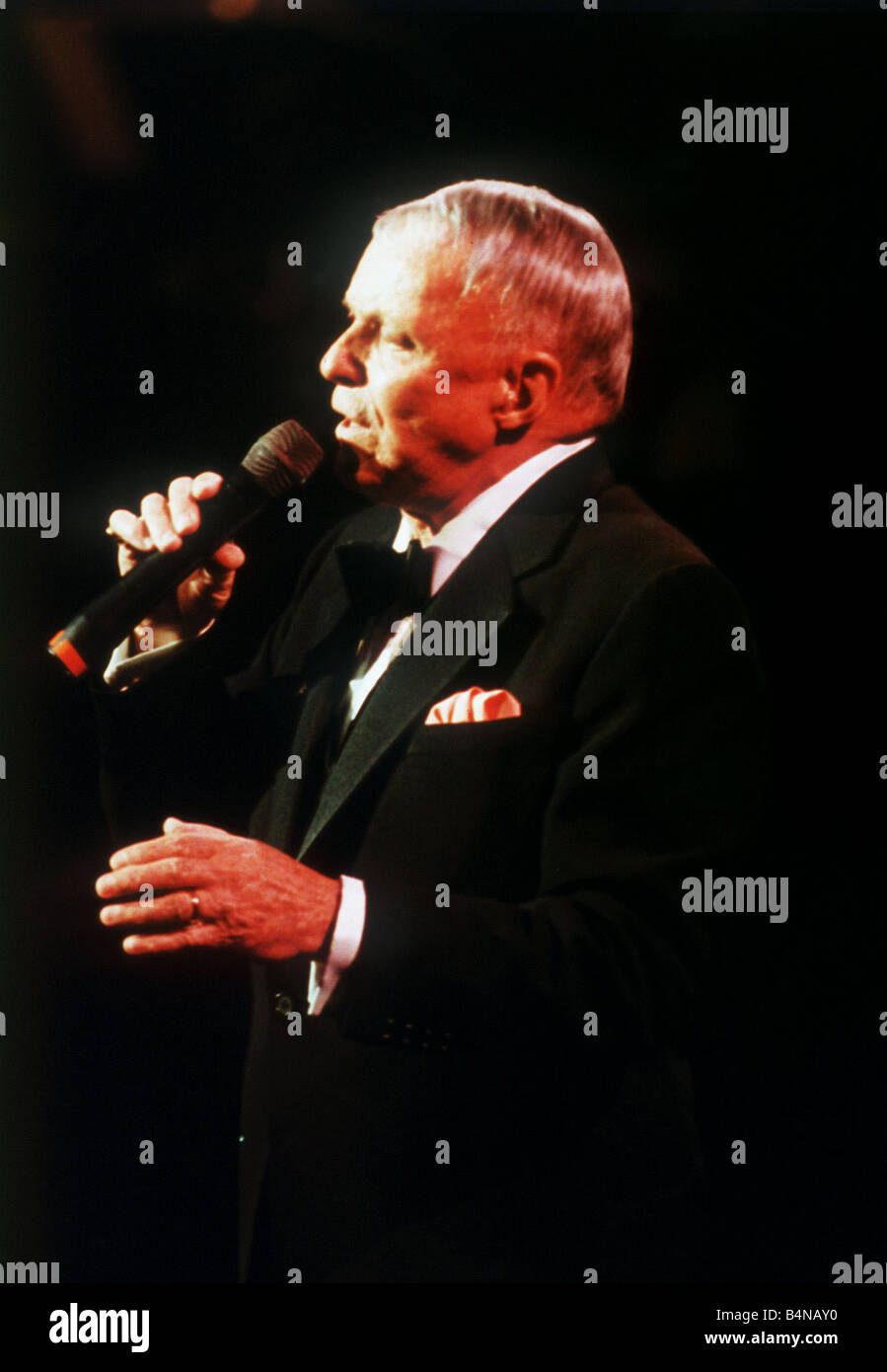 frank sinatra singer on stage the royal albert hall london singing B4NAY0 1