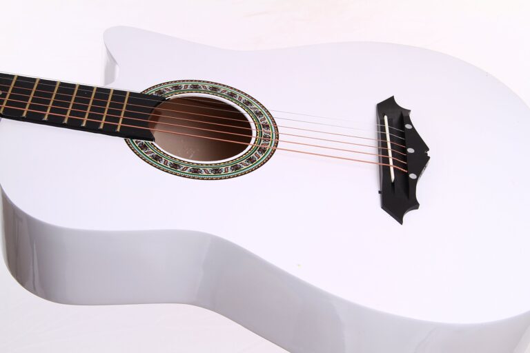 Cómo tocaba la guitarra John Lennon en sus mejores actuaciones 4 Cómo tocaba la guitarra John Lennon en sus mejores actuaciones