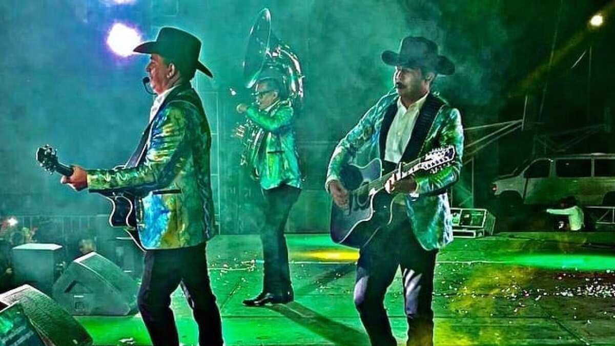 Quién es el cantante de Los Plebes del Rancho de Ariel Camacho 1 unnamed file 10